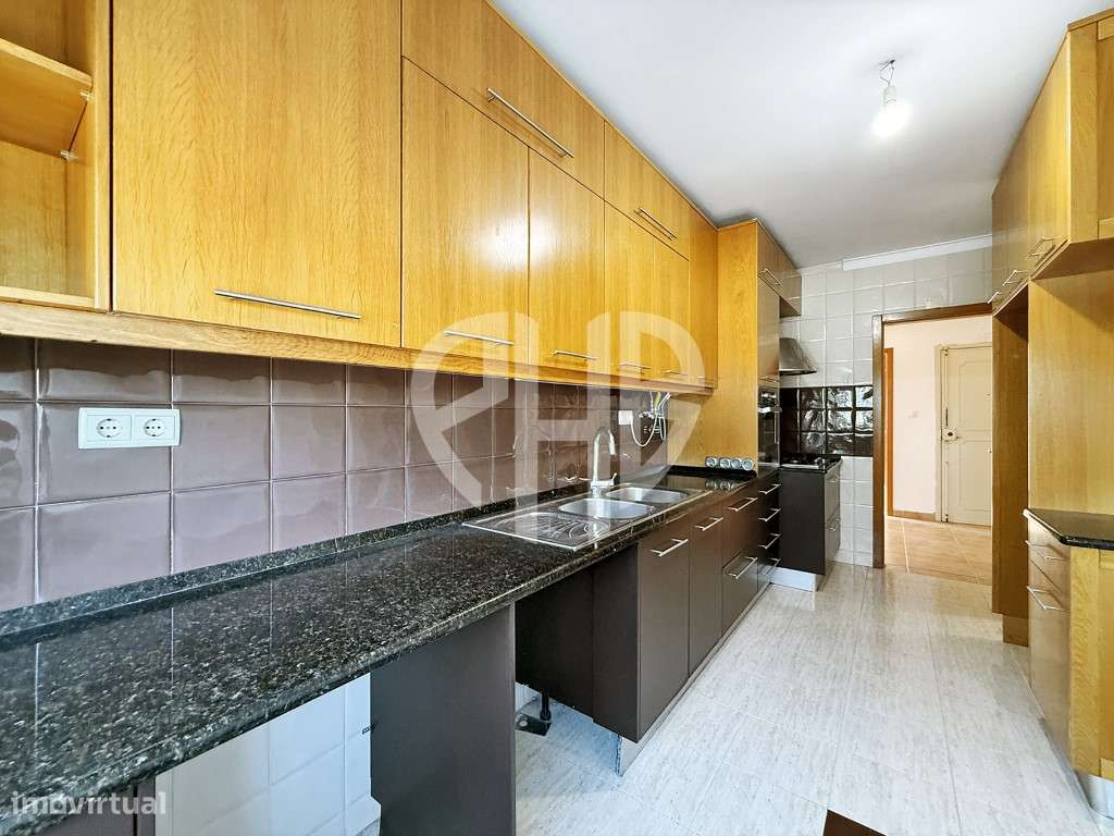 Apartamento T3 com 127 m² | Arrecadação nas Águas Furtadas | Massamá-9