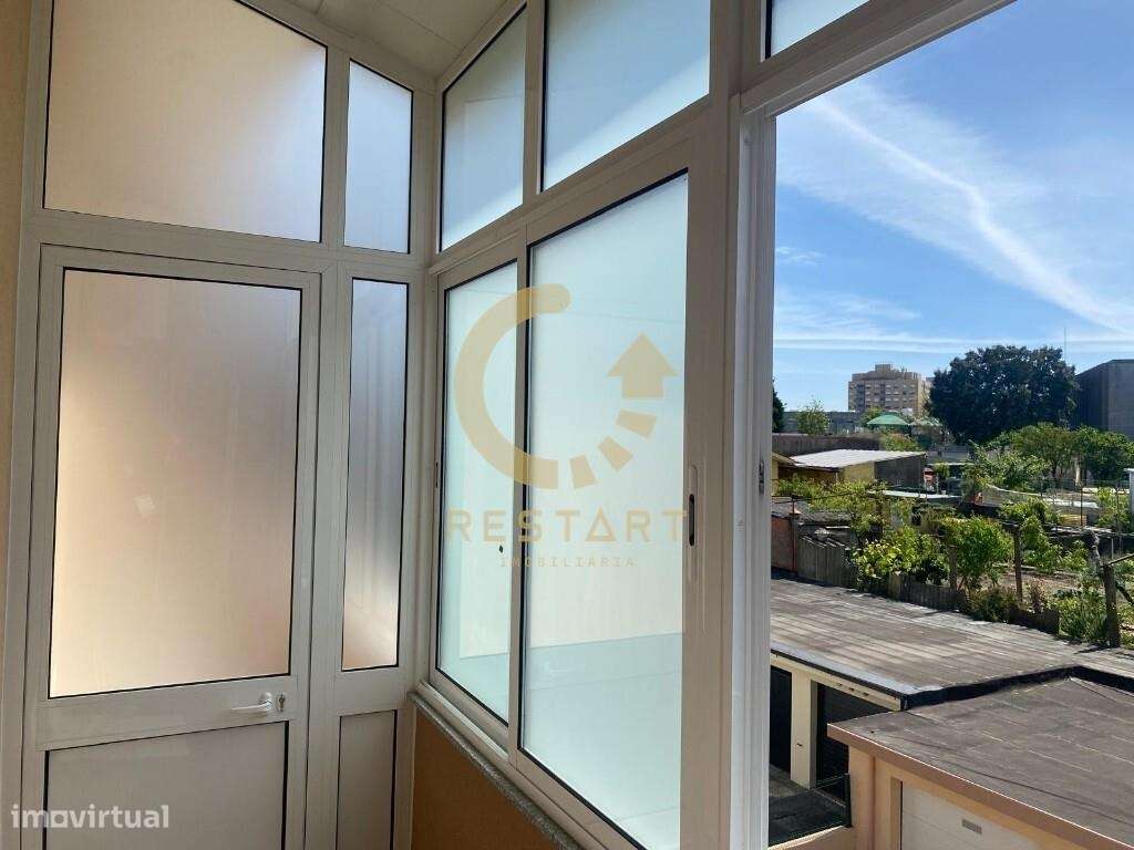 T3 em Águas Santas com 3 frentes, totalmente renovado com muita lumino-25