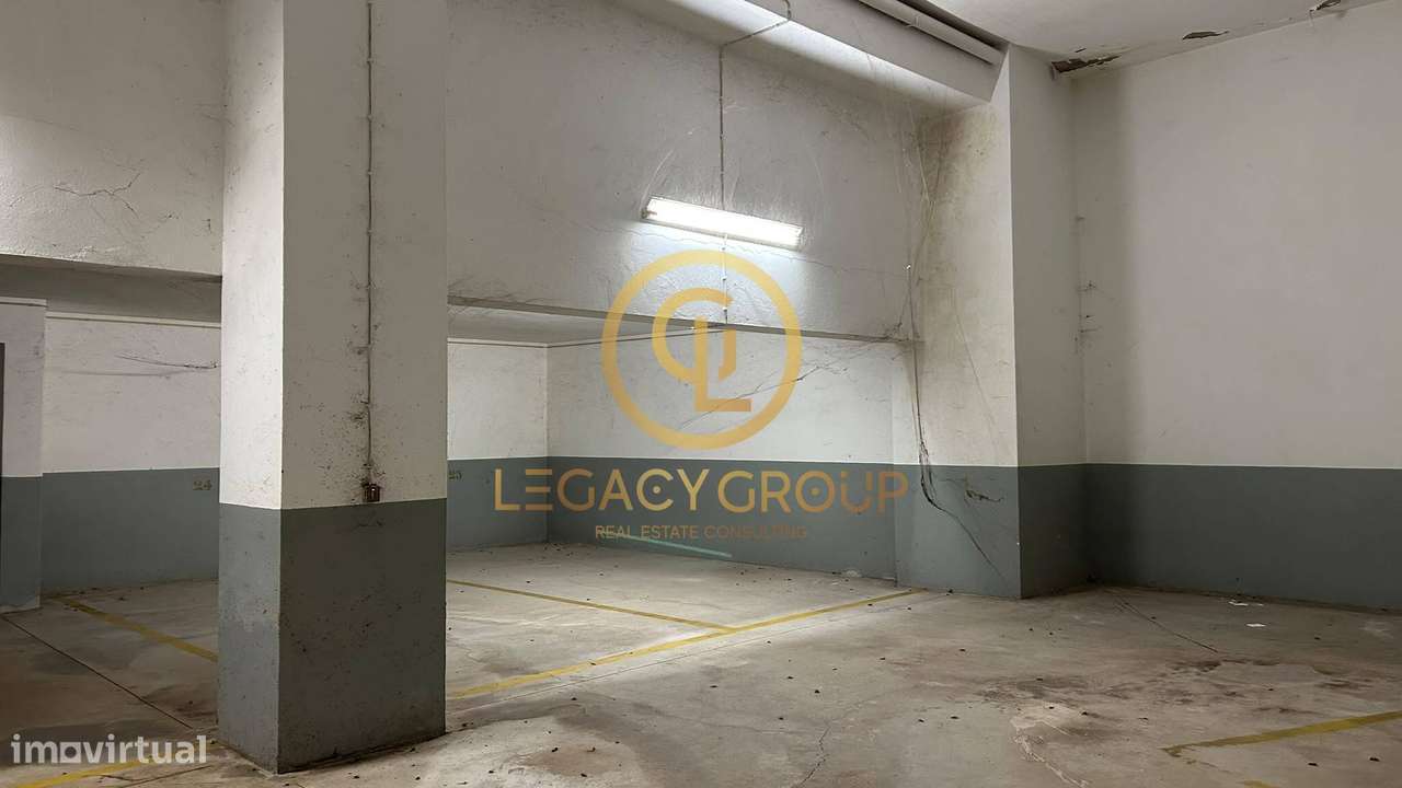 Parqueamento com 787m² situado no centro de Carvoeiro -  Lagoa-30