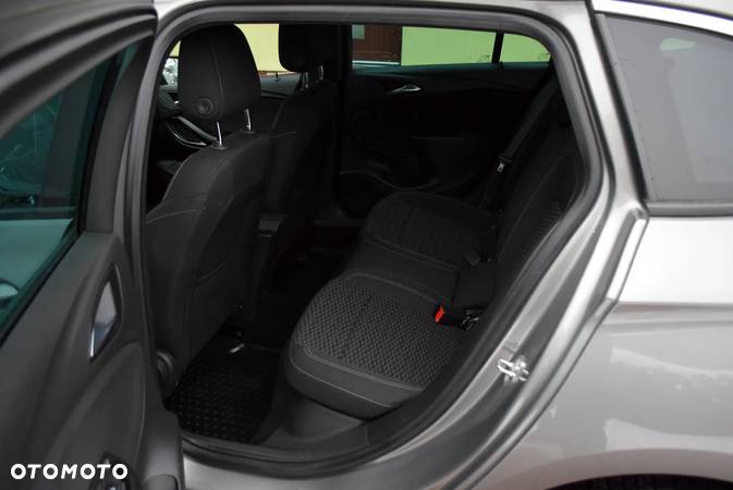 Opel Astra V 1.4 T Elite - 17
