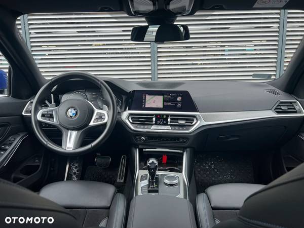 BMW Seria 3 320d xDrive M Sport sport - 9