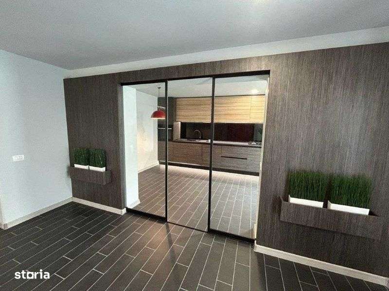 PROPRIETAR  ofer spre vanzare  CASA ,3 CAMERE pe Aleea Olteni -SMEURA - Imagine principală: 5/8