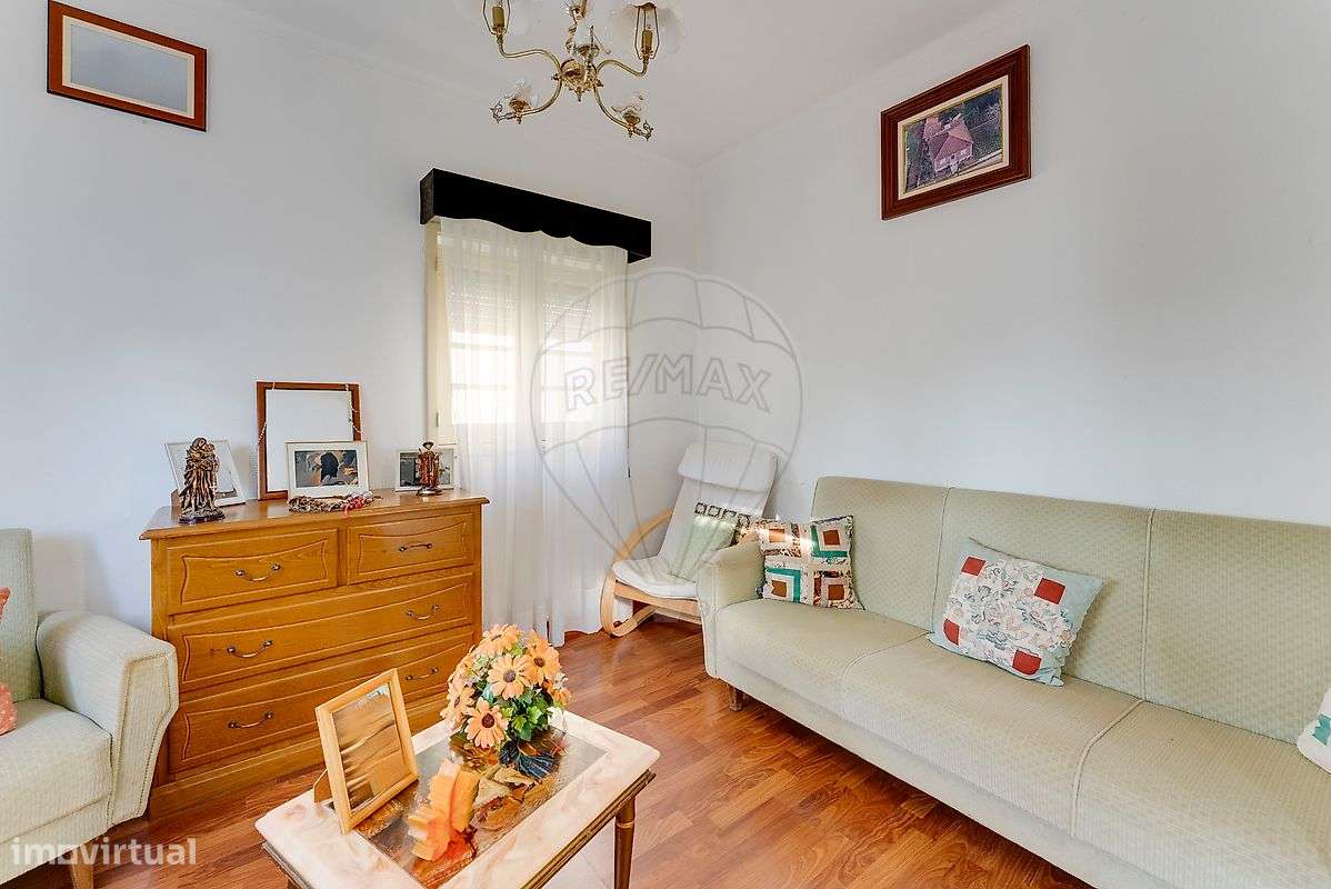 Moradia T6 | 2 Andares com Utilização Independente | Lote 1048m2-18