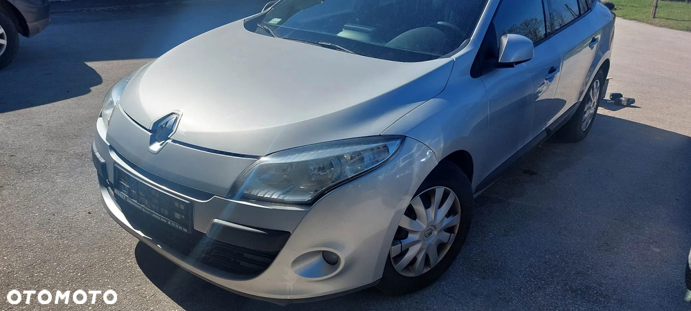 Renault Megane iii 1,9dci pas przedni - 3