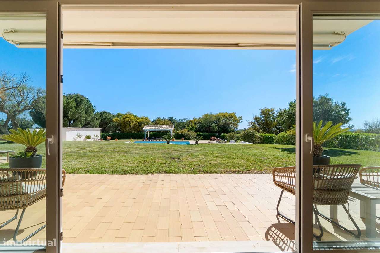Moradia de luxo com piscina, anexo, campo de ténis  e jardim-8