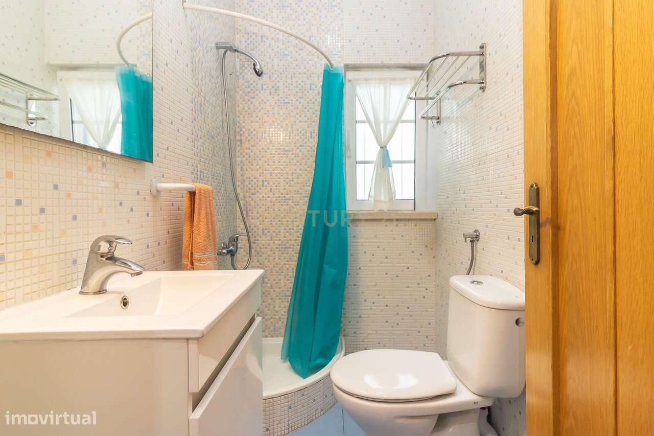 Moradia T4 Independente com garagem e jardim em Setúbal-18