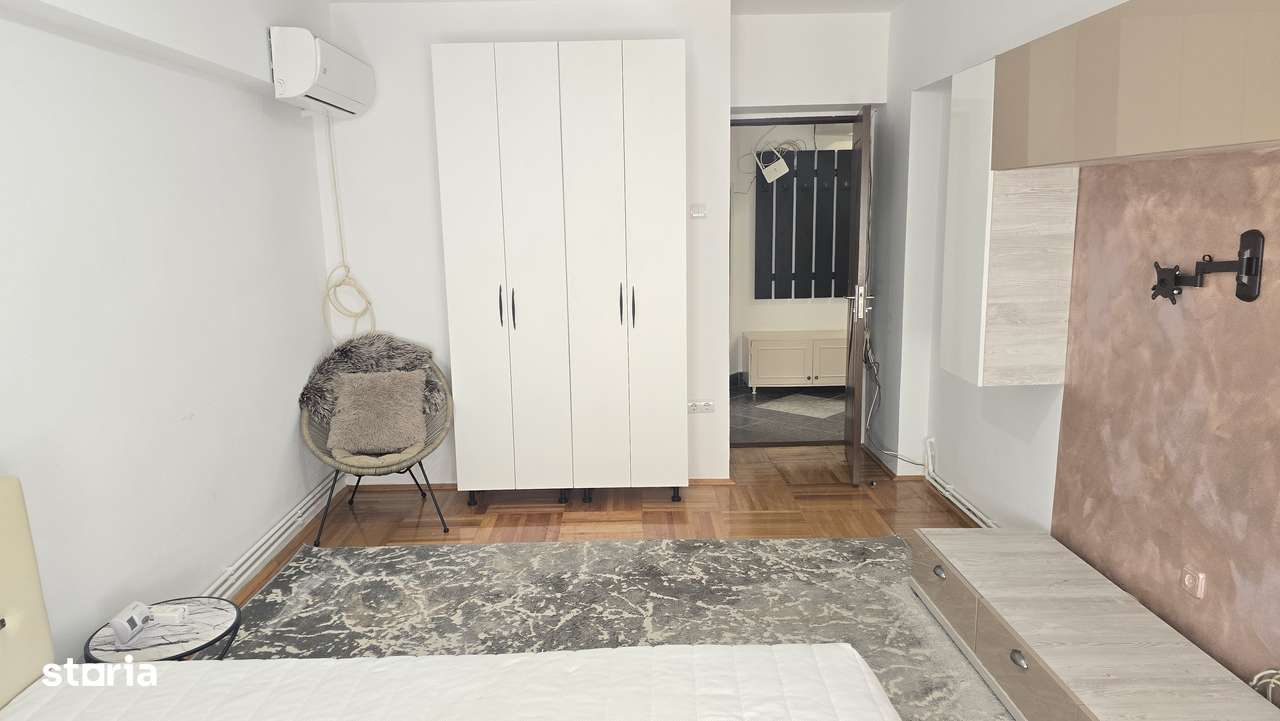Vand apartament cu o camera in Deva, zona Marasti, etaj 1,-3