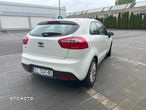 Kia Rio 1.2 M - 8