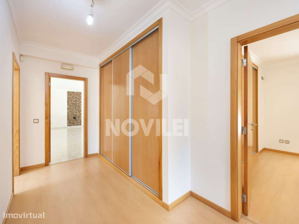 Moradia Isolada Térrea, renovada, 1500m2 de terreno murados-12