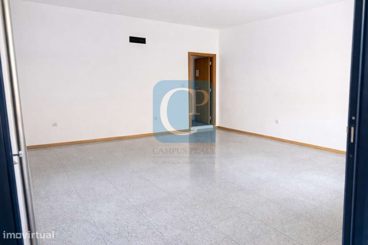 Loja comercial na Prelada, Ramalde, Porto - Grande imagem: 3/4