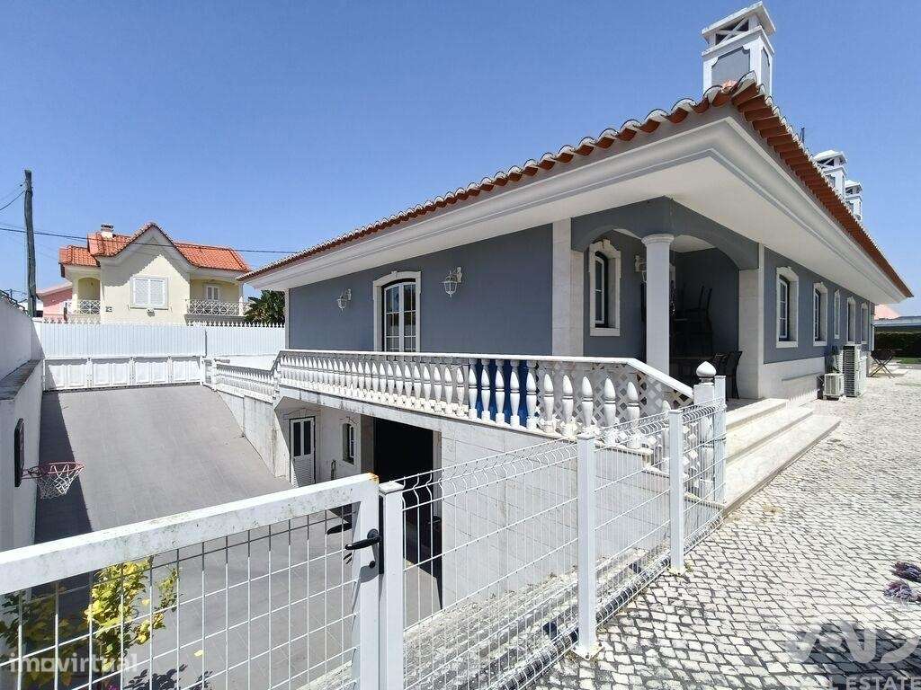 Casa / Villa T4 em Charneca De Caparica E Sobreda de 700,00 m2 - Grande imagem: 4/30