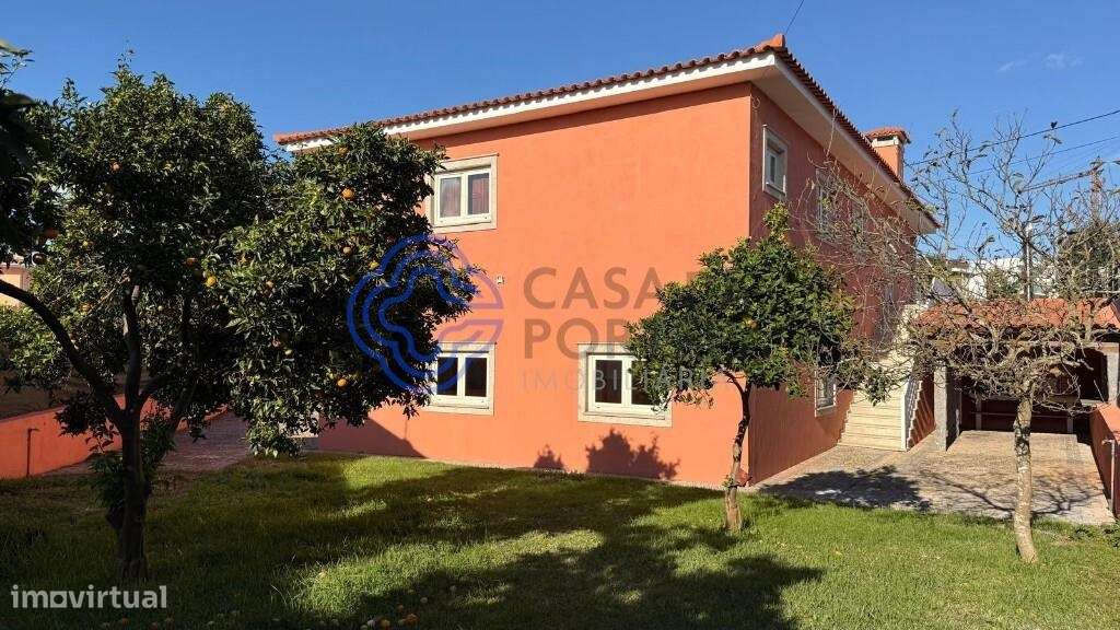 Moradia  T3+2 , renovada , 2 pisos , com Jardim , 4 frentes , churrasq - Grande imagem: 4/34