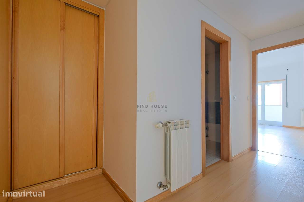 Vende-se T1 com garagem no Parque de São Domingos, em São Domingos de-10