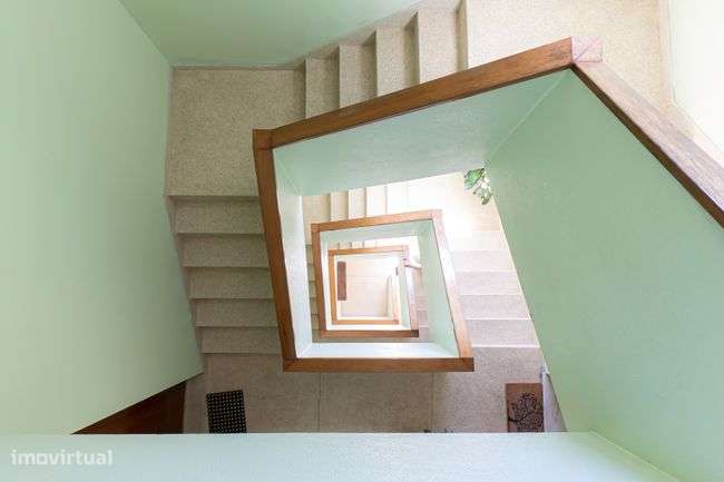 Apartamento T4 em Mafamude – Excelente Localização e Exposição Solar-12