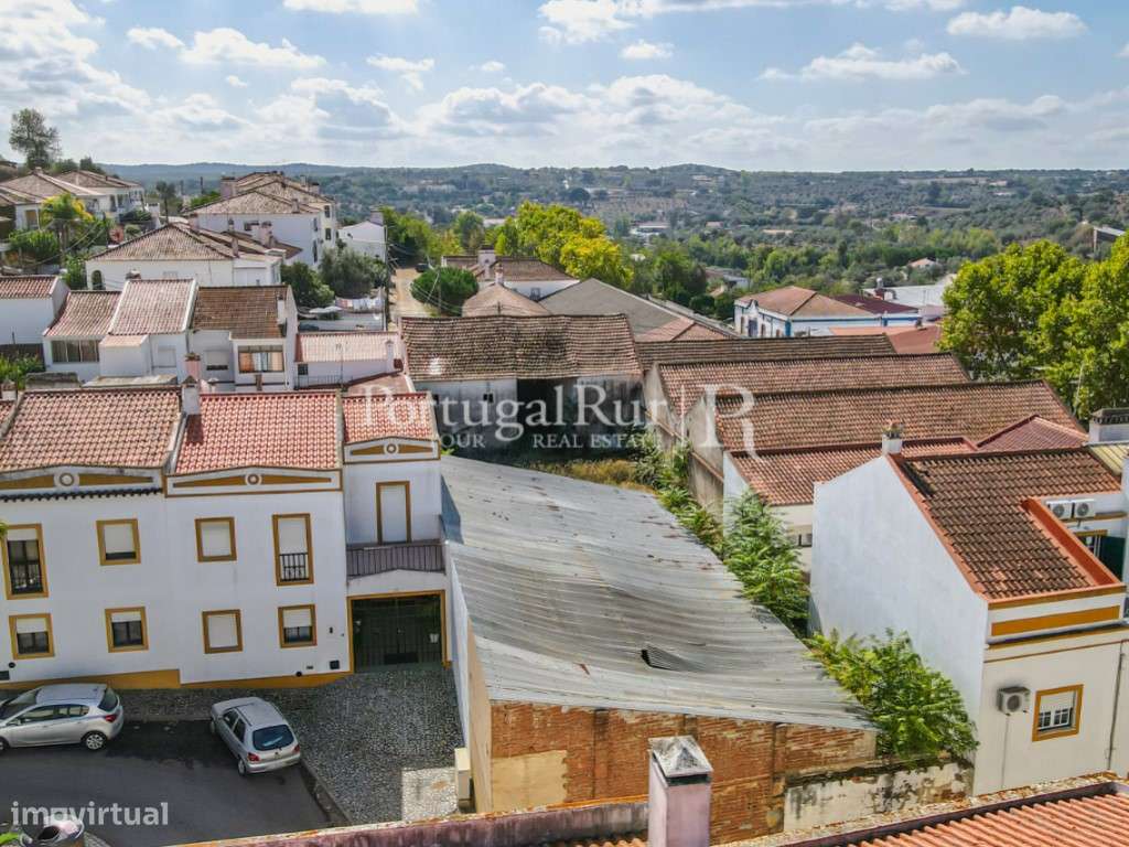 Edifício industrial na zona histórica de Montemor-o-Novo-10