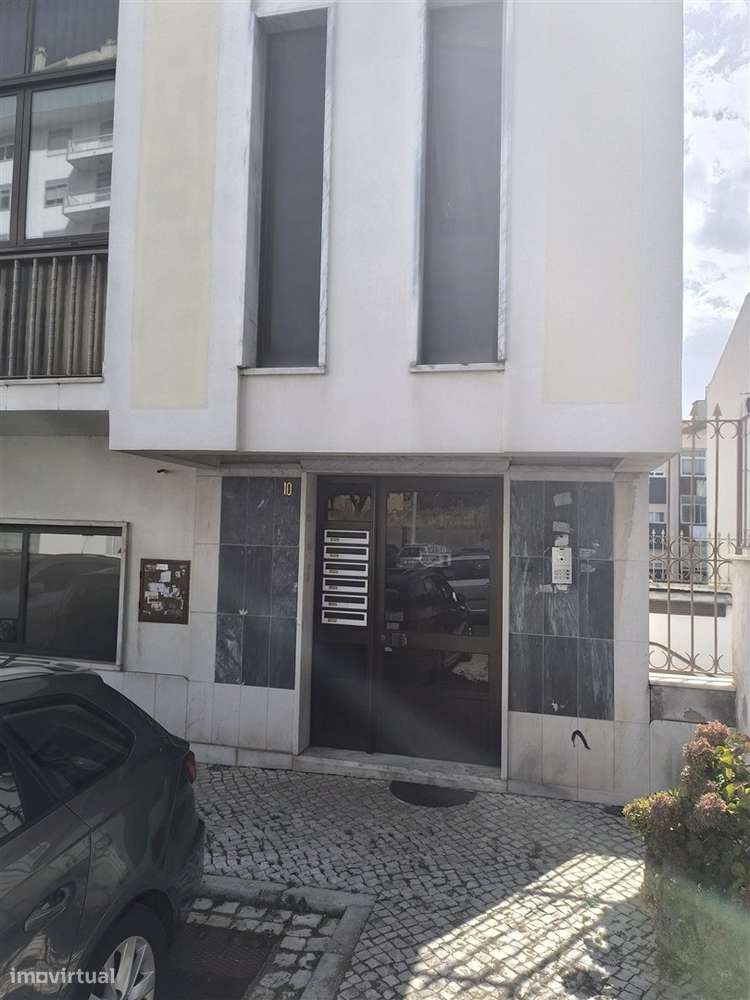 Apartamento T2 Venda em Santa Iria de Azoia, São João da Talha e Bobad-1