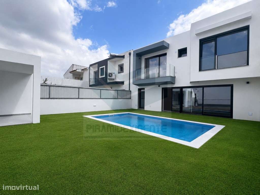Moradia, Lavandaria, Piscina, Excelente Localização AZEITÃO!-0