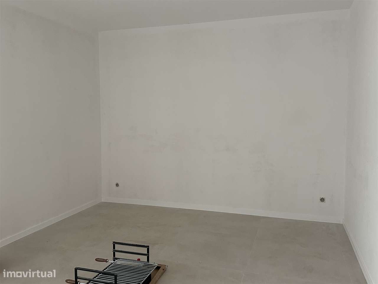 Moradia Unifamiliar de Luxo com Piscina e Jardim-14