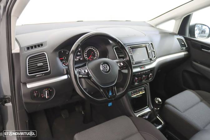 VW Sharan 2.0 TDI Confortline - 4