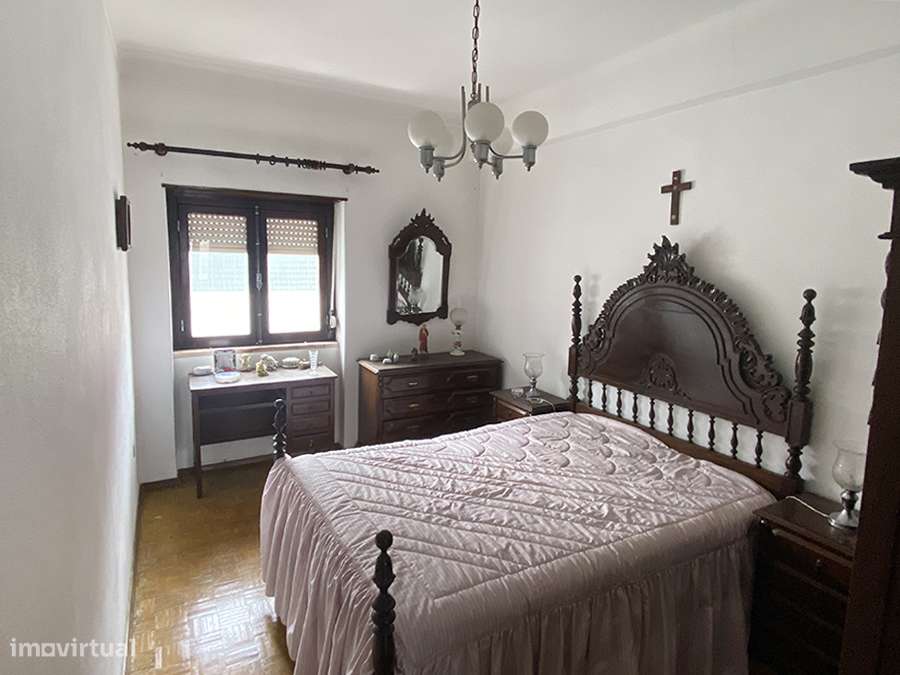 Pequeno apartamento T2, para remodelar, centro de Caldas da Rainha-6