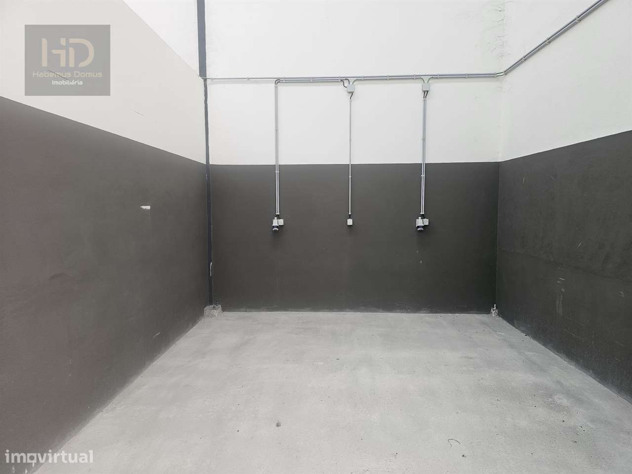 Armazém para venda ou aluguer na zona industrial de Grijó-16