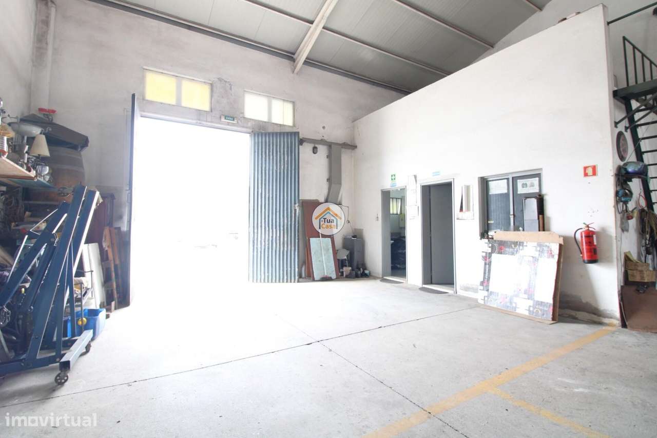 Armazém com Oficina Torneiro, 120 m2, Logradouro. Máquinas incluídas L - Grande imagem: 3/17