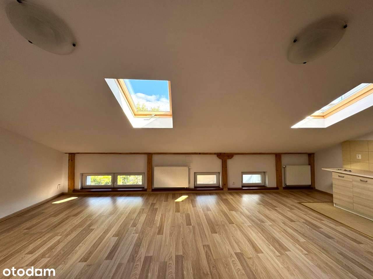 Przestronna kawalerka z c.o. | 37-4