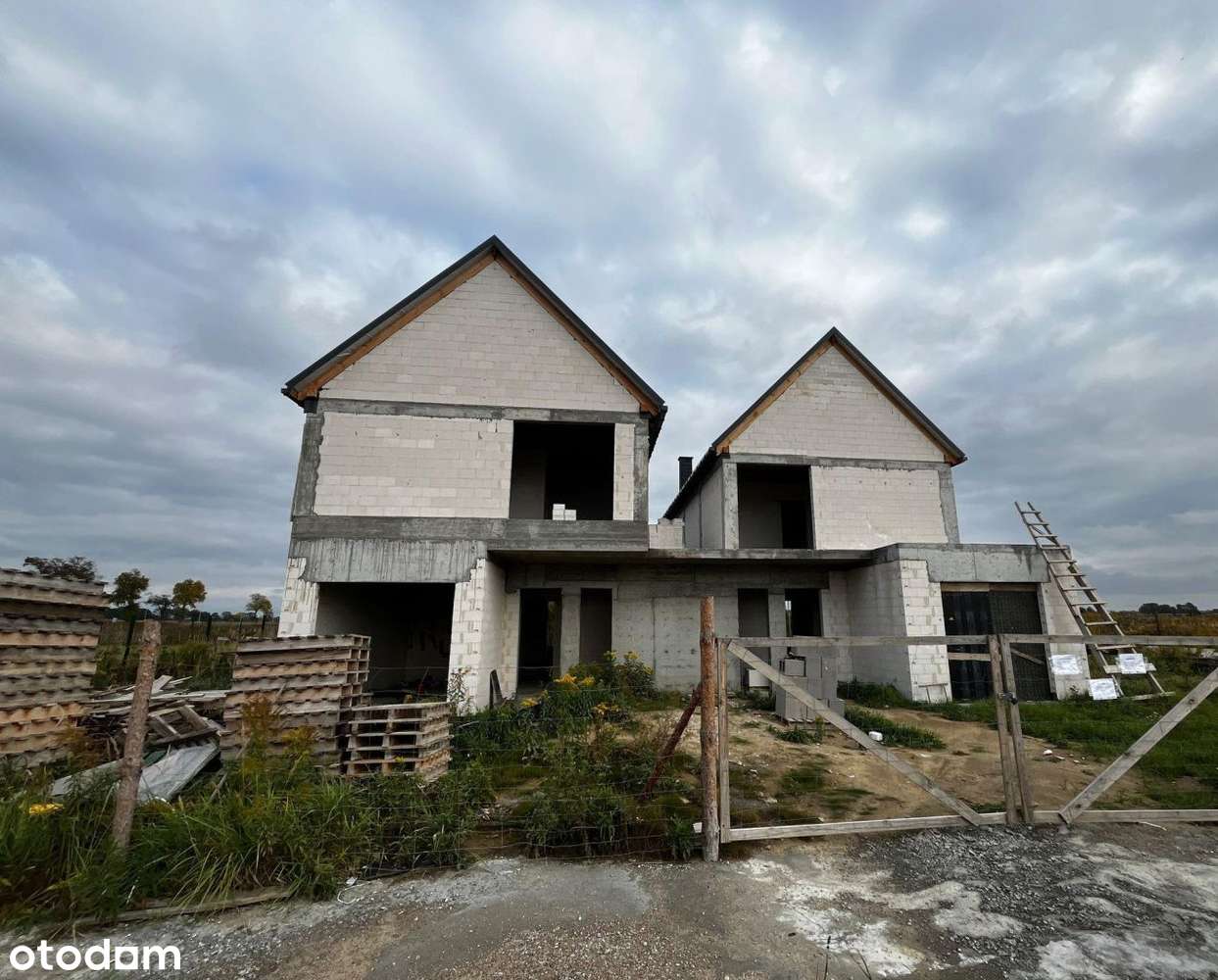 Nowy bliźniak w atrakcyjnej lokalizacji - Pełny obrazek: 2/9