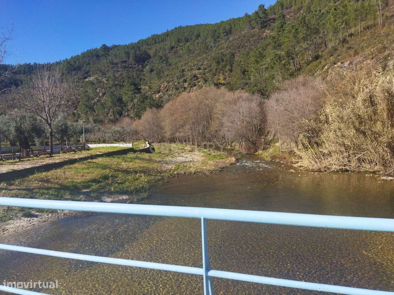 Quintinha em Sesmo, Junto á praia fluvial, Sarzedas - Grande imagem: 2/26