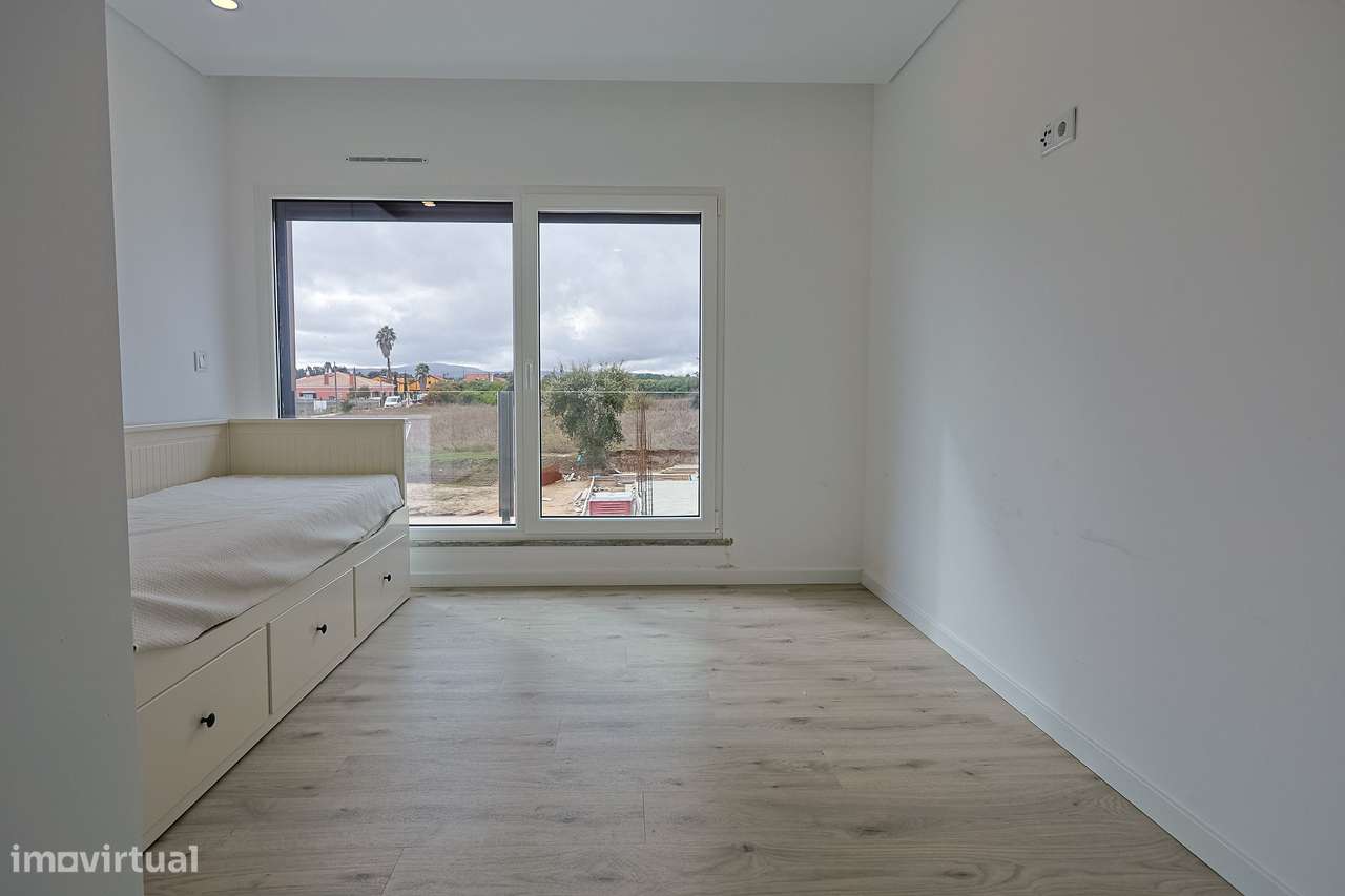 Moradia T4 Semi-Nova-21