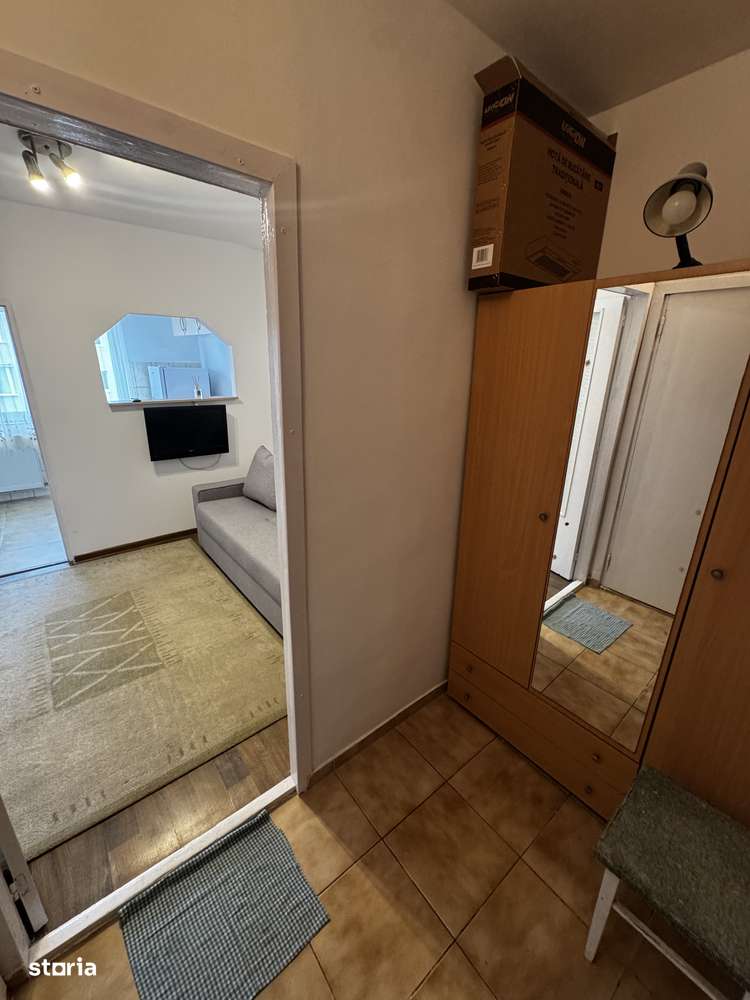 Garsonieră 21 mp, etaj 3/4, zona Tractorul - Imagine principală: 4/8