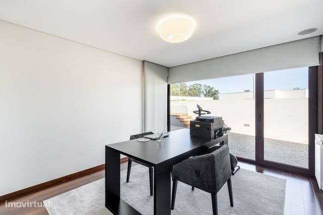 Exclusiva Moradia Individual Moderna e Luxuosa-46