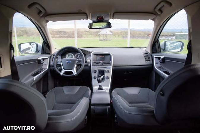 Volvo XC 60 2.4D AWD Momentum - 6