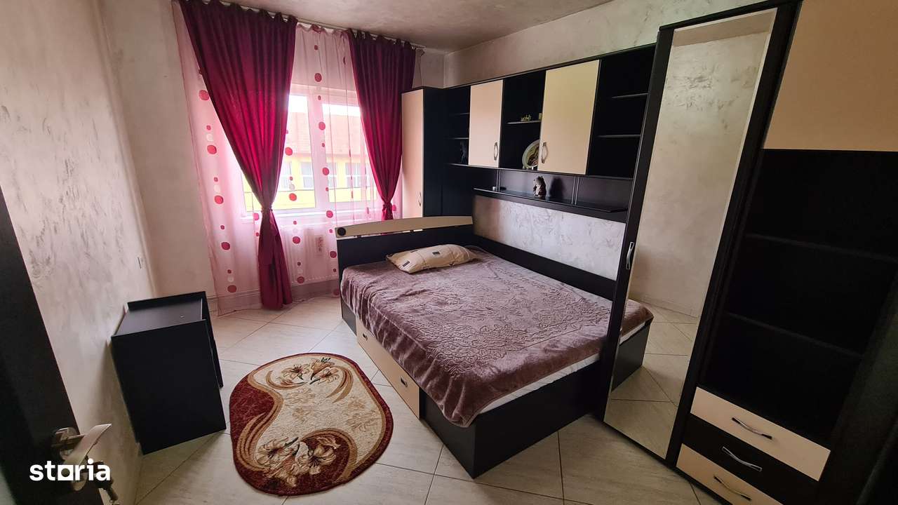 Apartament cu 3 camere de închiriat în Curtea de Argeș. - Imagine principală: 2/18