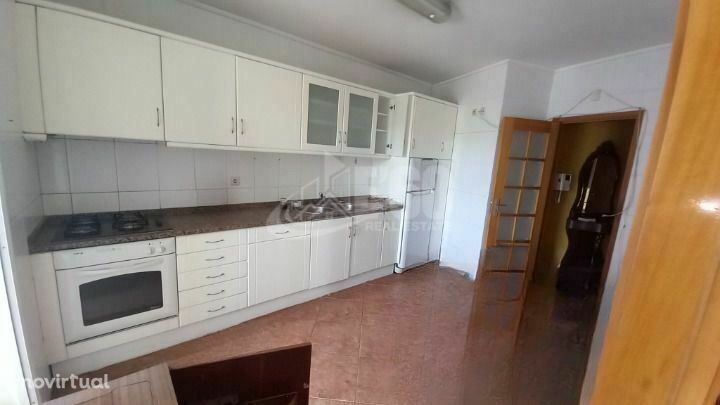 Apartamento T2 à Entrada de Espinho, com 127m2