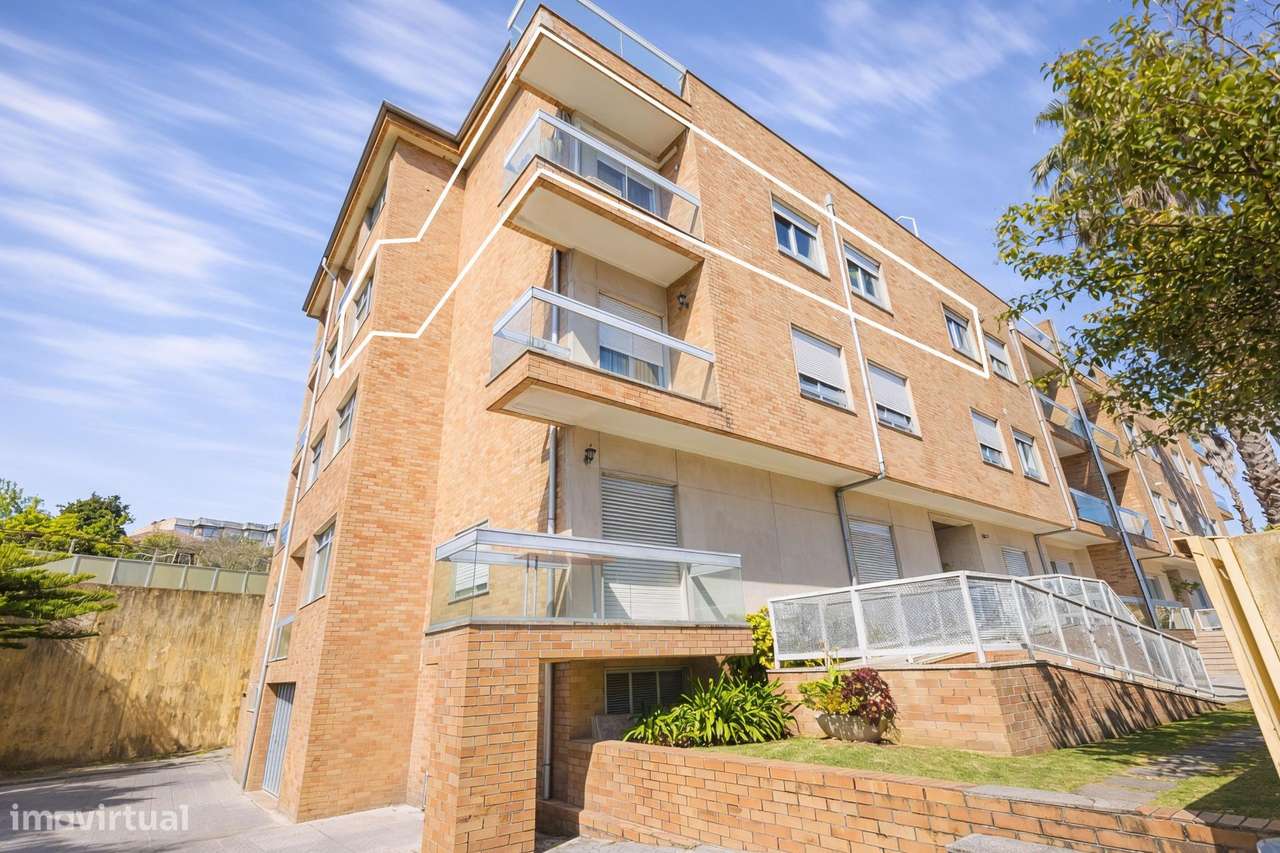 Apartamento T2 RENOVADO com Varanda e Garagem Box – Ermesinde-26