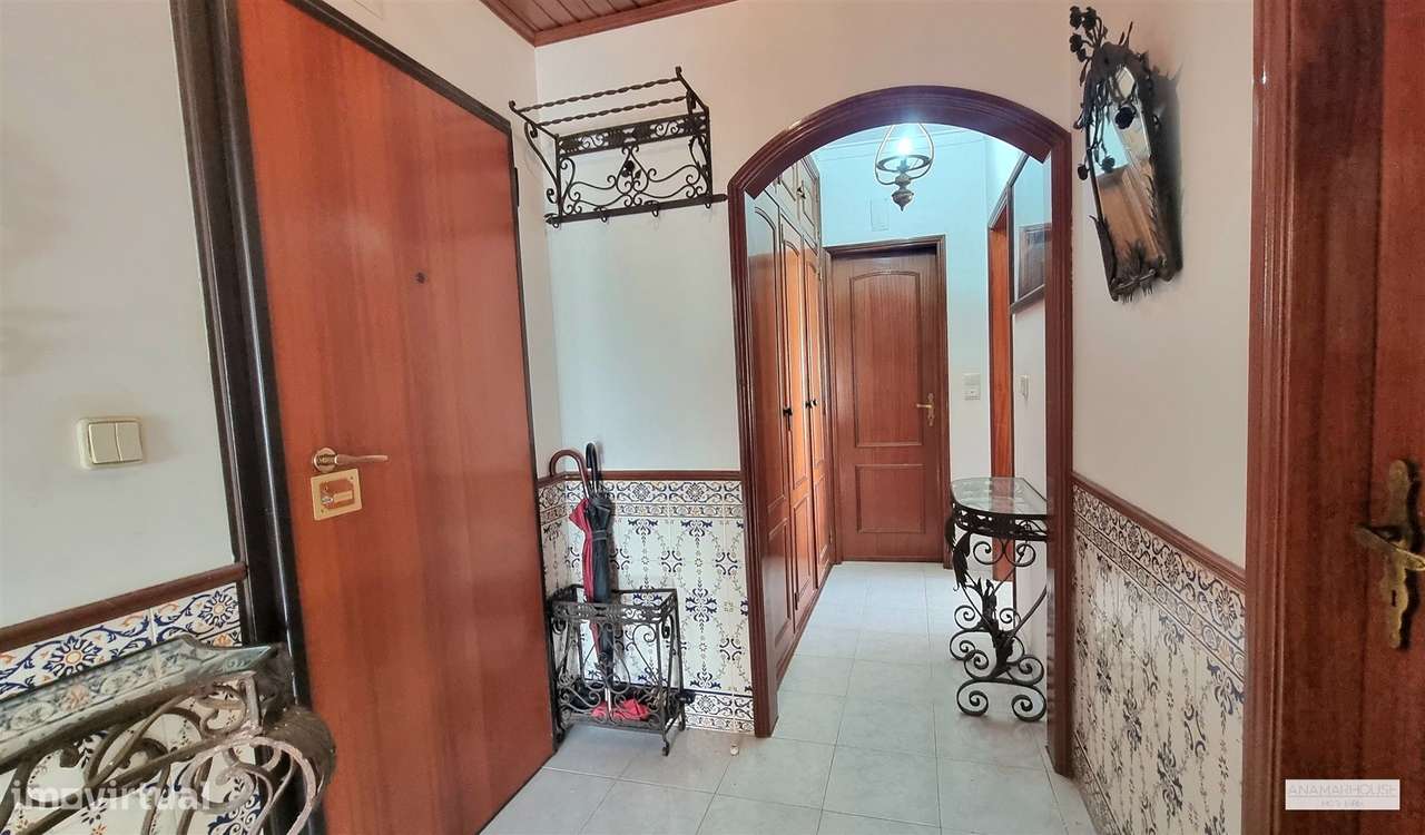 T2 espaçoso, pronto a habitar, com vistas desafogadas na Quinta da Bar-13