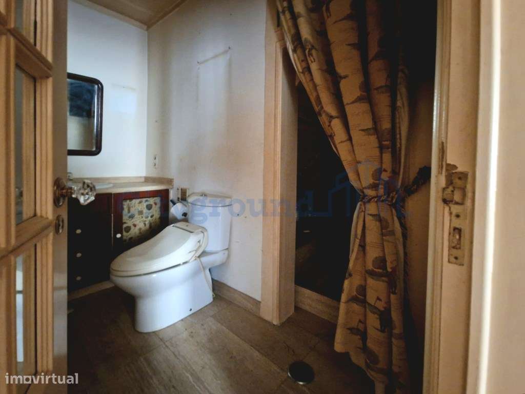 Apartamento T1 no Príncipe Real para reabilitar a seu gosto-6