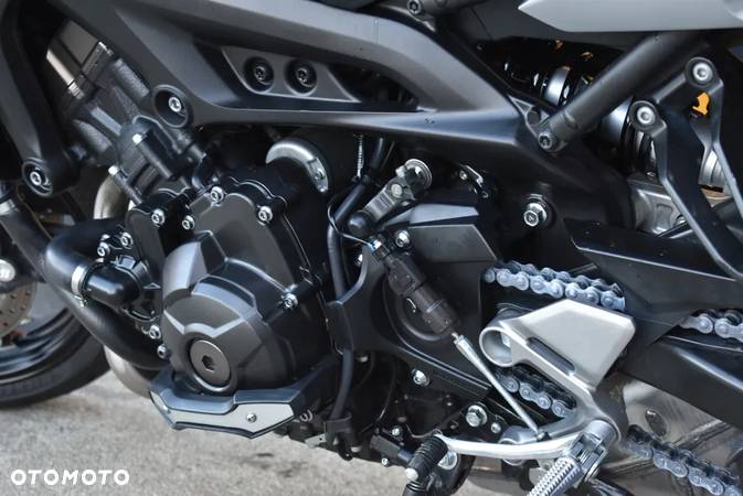 Yamaha MT - 17