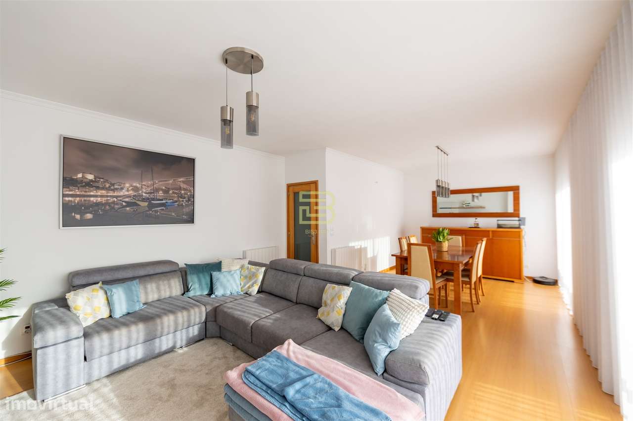 Apartamento T2 com varanda,  2 lugares de garagem em Ermesinde. - Grande imagem: 2/22