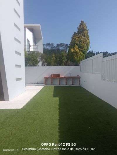 Moradia T4, localizada na zona da Cotovia, em Sesimbra-36