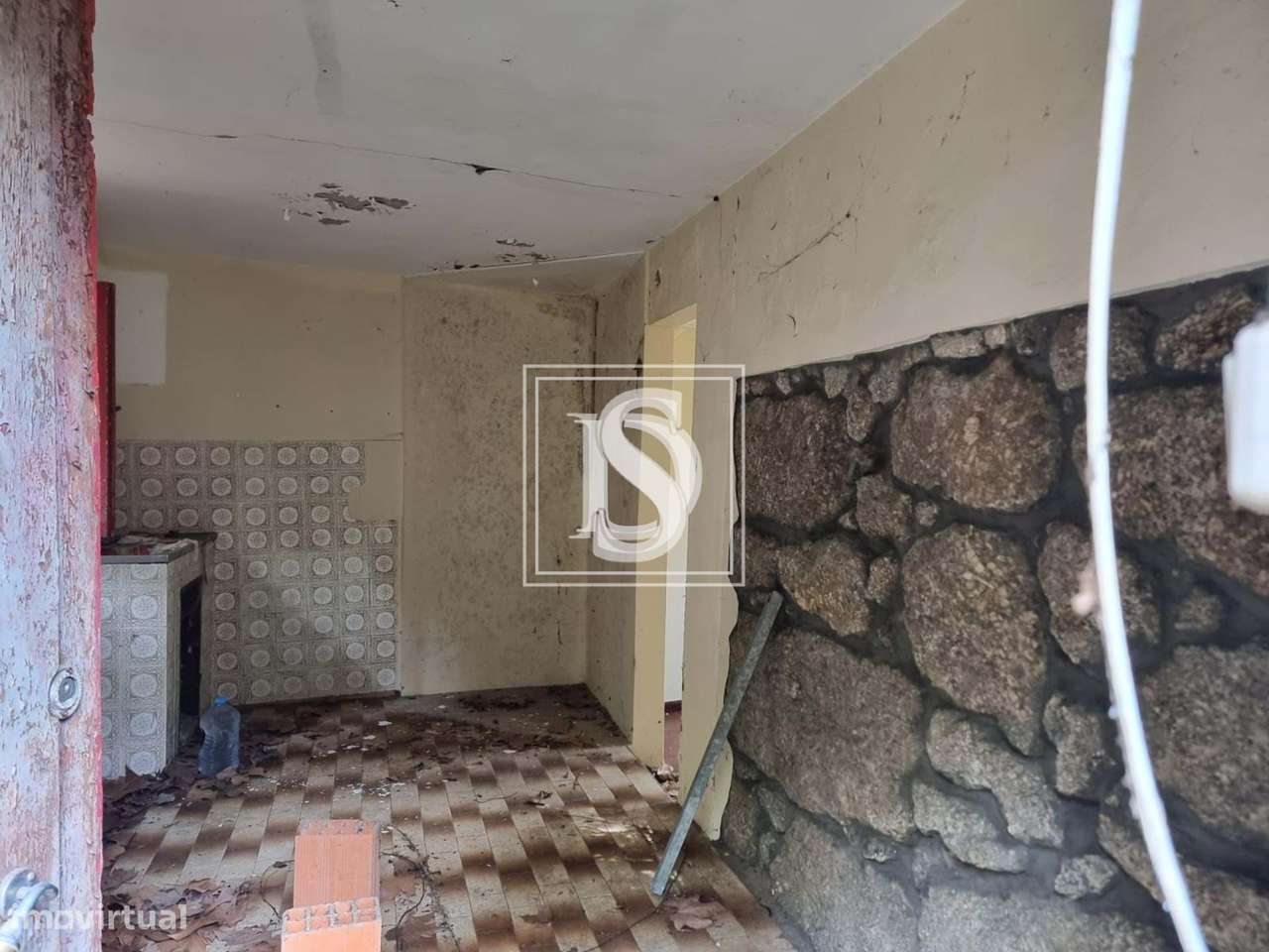 Moradia Isolada T3 em Parada do Bouro-10