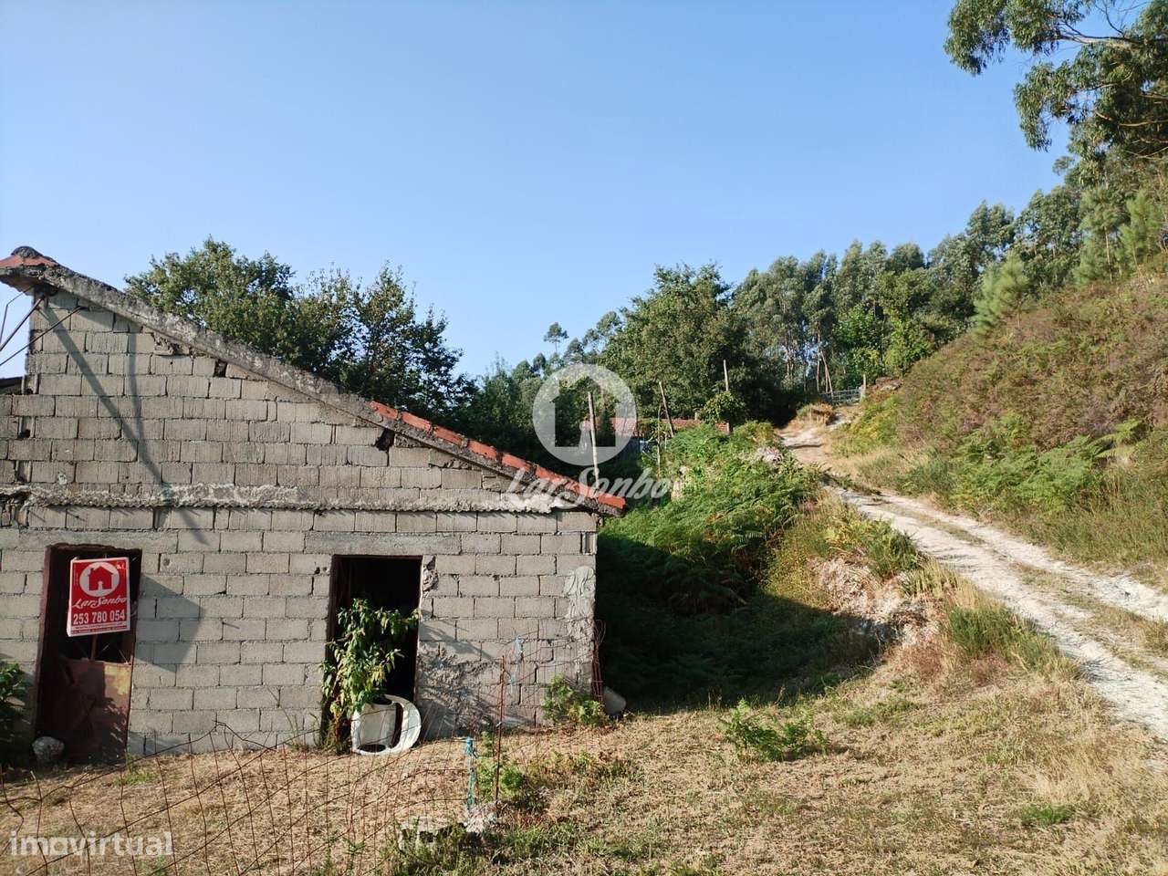 Moradia para restaurar Rossas Vieira do Minho - Grande imagem: 4/9