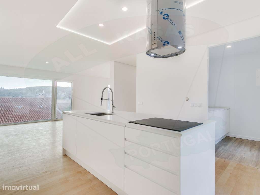 Moradia T3, a ESTREAR com Piscina em Famões, Odivelas: O seu Oásis!-12