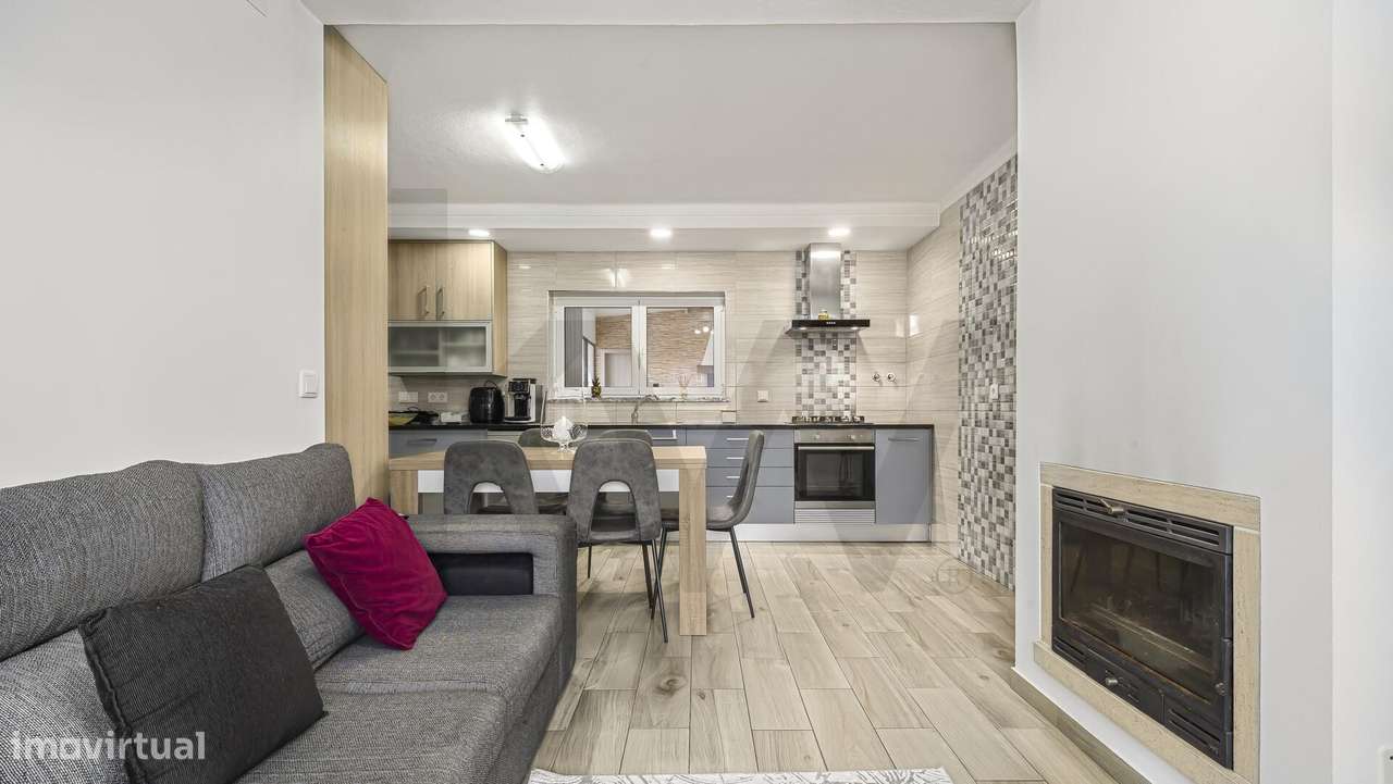 Moradia geminada T4 - Grande imagem: 2/27