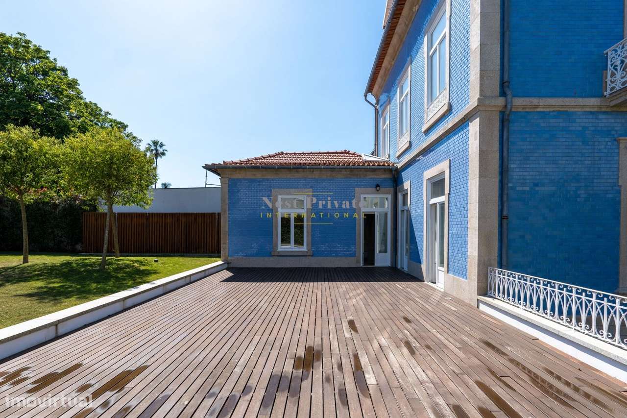 Palacete à venda na Rua de Álvares Cabral-50