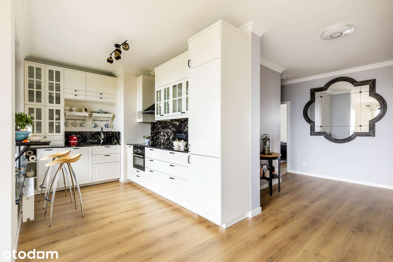 Doki Eurostyl, Młode Miasto, ul. ks. Jerzego Popiełuszki-5