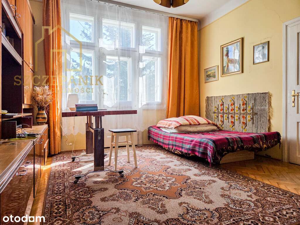 Dom z działką podzielony na 3 odrębne mieszkania !-17