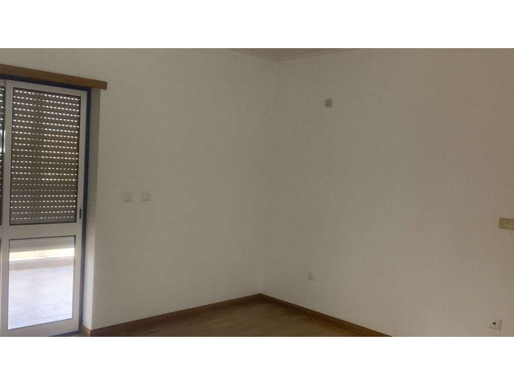 T3 Duplex com Garagem box, Terraços, Suite - Seminovo-21