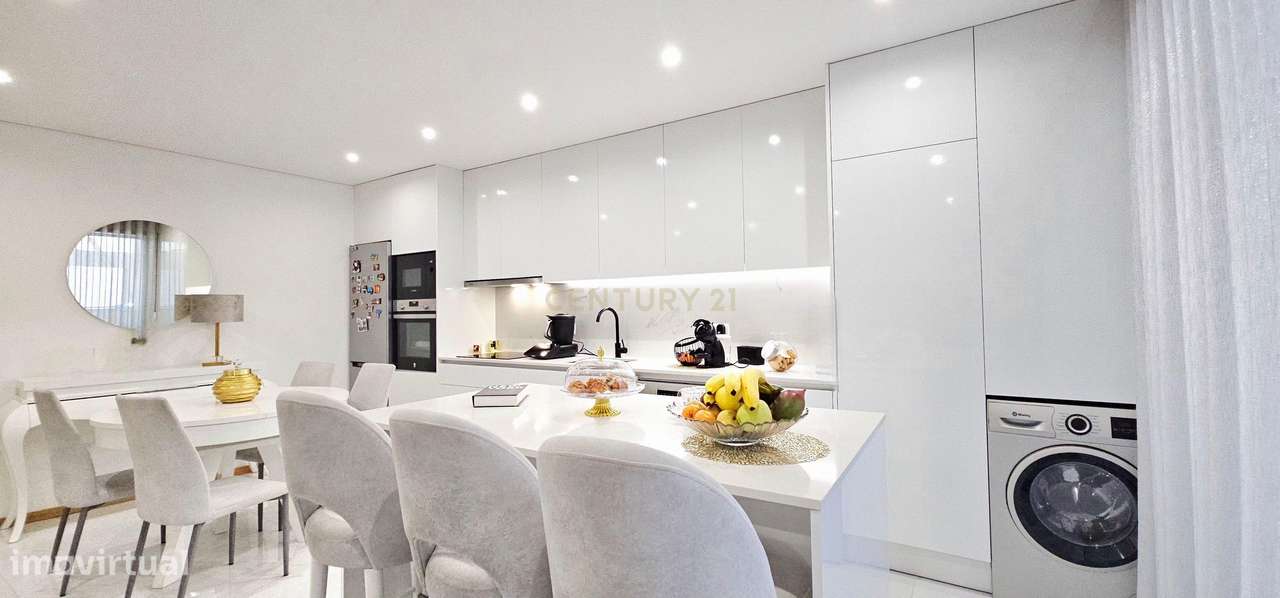 Apartamento T3 Novo com 2 casas de banho e energia A+-33